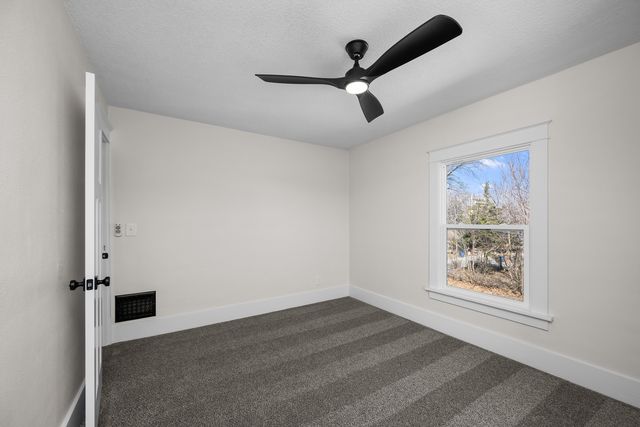 119 E Hayes Street, Davenport, IA 52803