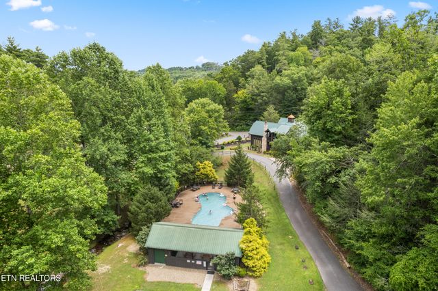 2609 Cedar Falls Way, Sevierville, TN 37862
