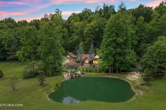2609 Cedar Falls Way, Sevierville, TN 37862