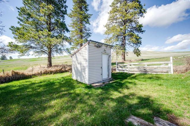 1504 B Howard Rd, Palouse, WA 99161