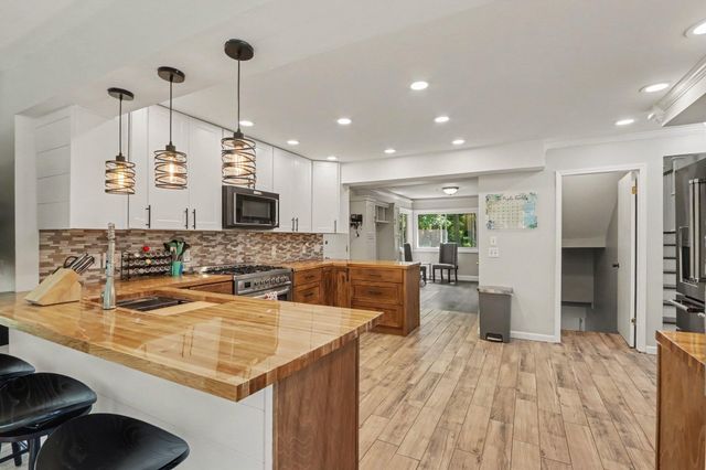 10592 W M Avenue, Oshtemo Twp, MI 49009