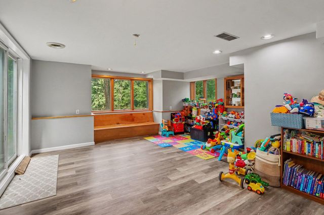 10592 W M Avenue, Oshtemo Twp, MI 49009