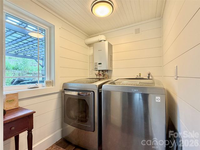 419 Fletcher Branch Road, Vilas, NC 28692