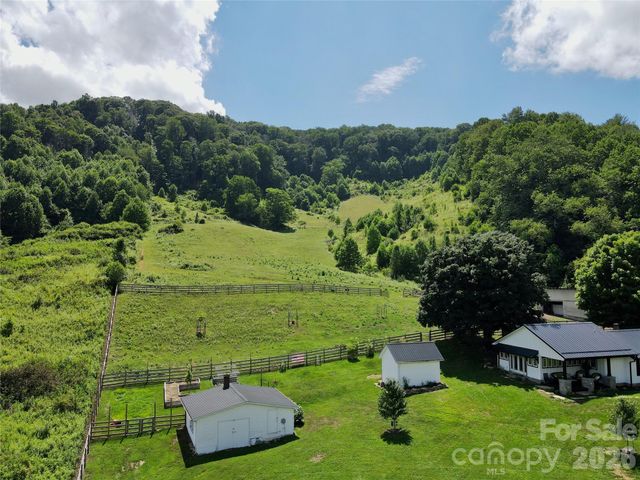 419 Fletcher Branch Road, Vilas, NC 28692