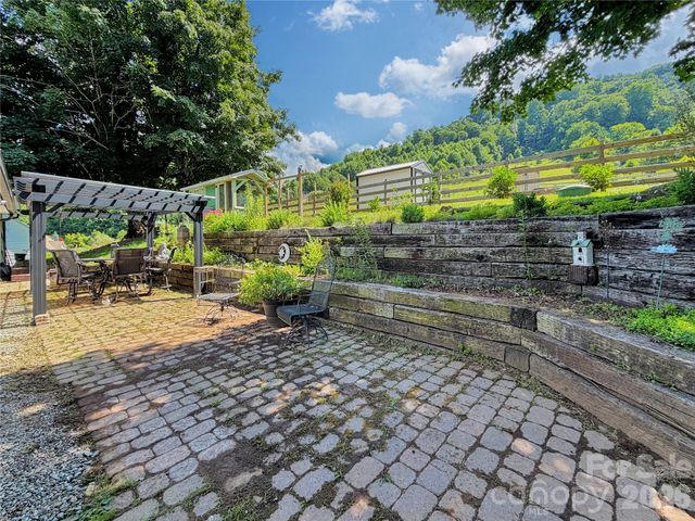419 Fletcher Branch Road, Vilas, NC 28692