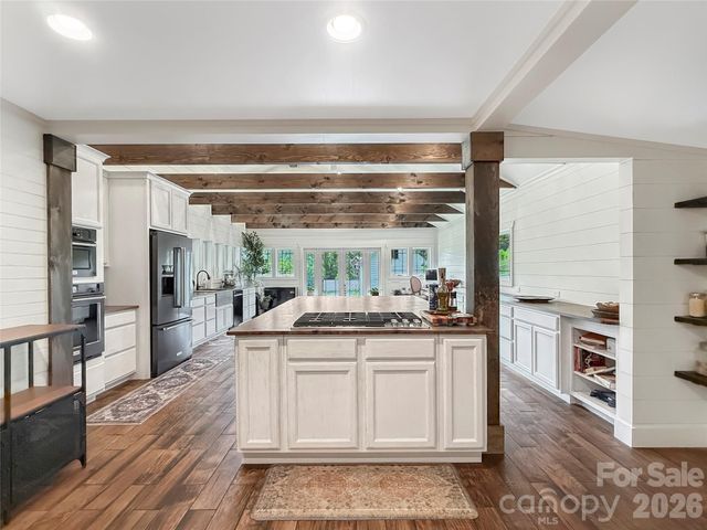 419 Fletcher Branch Road, Vilas, NC 28692