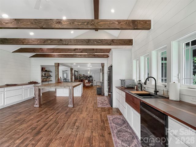 419 Fletcher Branch Road, Vilas, NC 28692