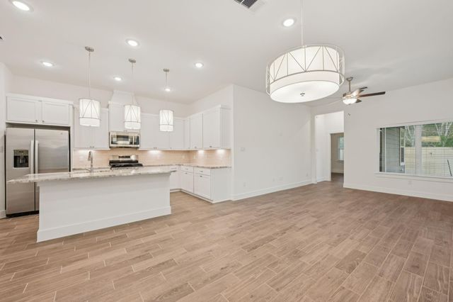 26253 E Outrider Banks Circle, Montgomery, TX 77316