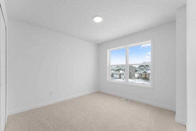 7550 Upper 42nd Street N, Oakdale, MN 55128