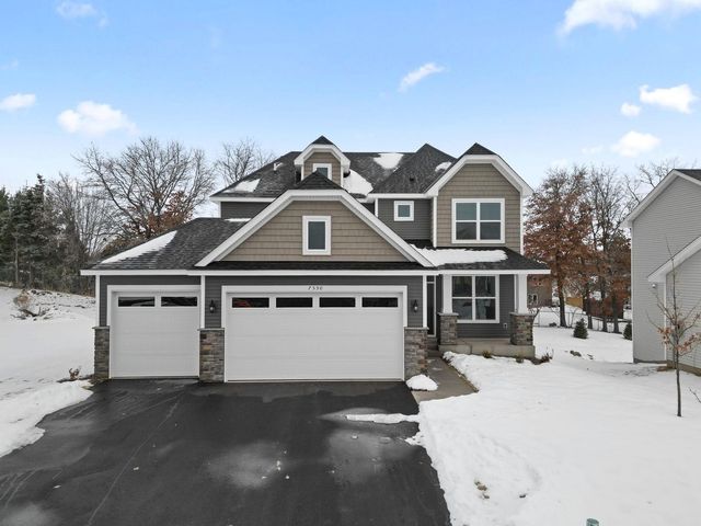 7550 Upper 42nd Street N, Oakdale, MN 55128