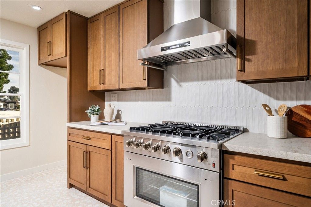 Image 16 of property listing at 1549 N Oaks Court, Ontario, CA 91762