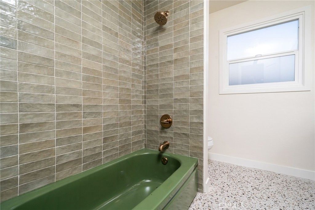 Image 24 of property listing at 1549 N Oaks Court, Ontario, CA 91762