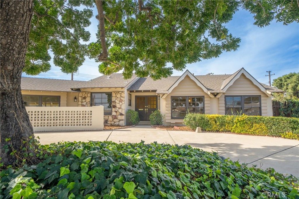 Image 4 of property listing at 1549 N Oaks Court, Ontario, CA 91762