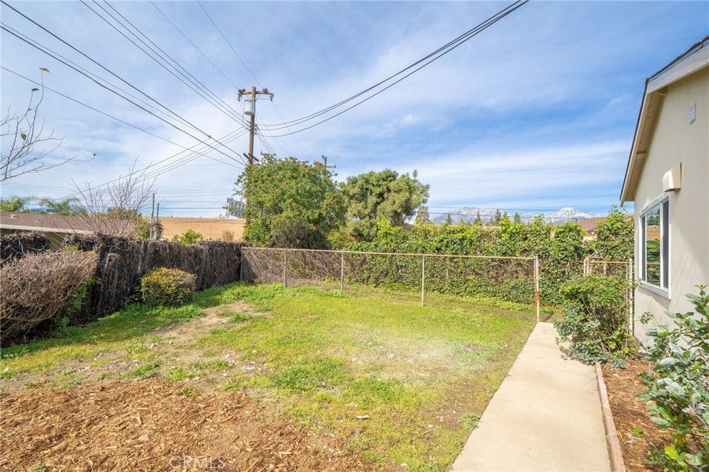 Image 41 of property listing at 1549 N Oaks Court, Ontario, CA 91762