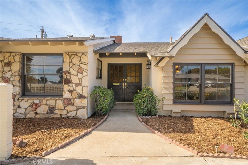 Image 5 of property listing at 1549 N Oaks Court, Ontario, CA 91762