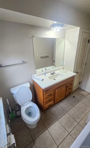 28291 Pierce Street, Southfield, MI 48076