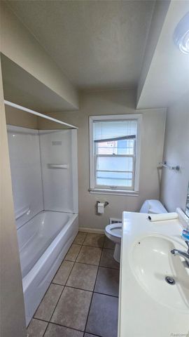 28291 Pierce Street, Southfield, MI 48076