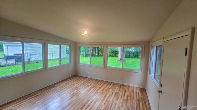 28291 Pierce Street, Southfield, MI 48076