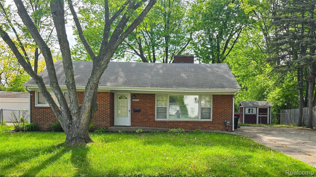 28291 Pierce Street, Southfield, MI 48076