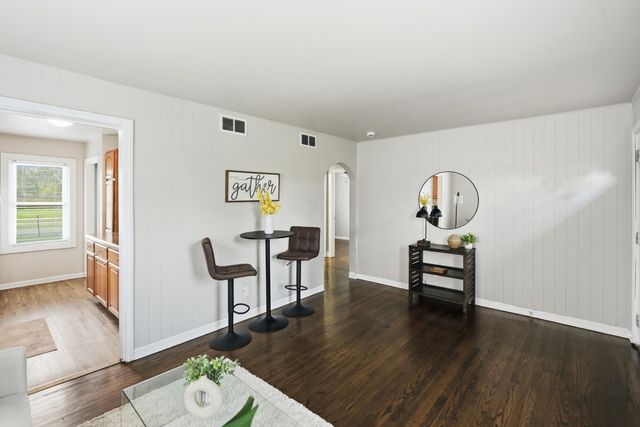 8314 Gordon Drive, Highland, IN 46322