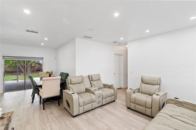 19900 SW 114th Avenue, Miami, FL 33157