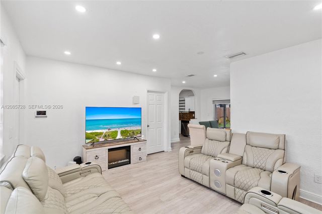 19900 SW 114th Avenue, Miami, FL 33157