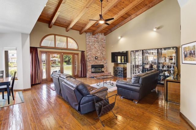 842 Cobble Cove Ln, Sacramento, CA 95831