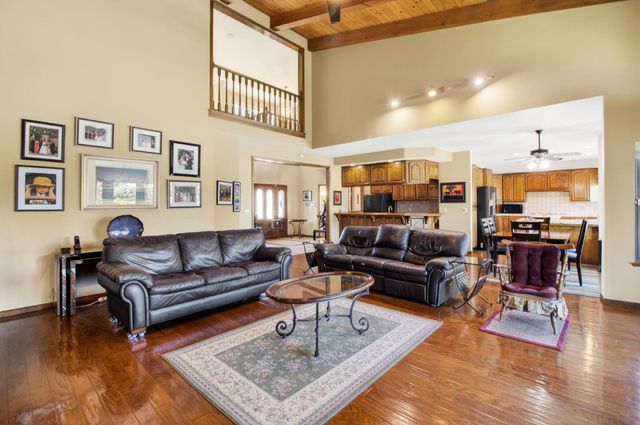 842 Cobble Cove Ln, Sacramento, CA 95831