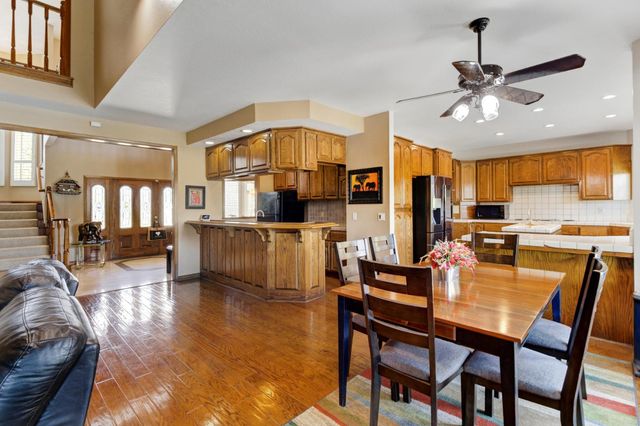 842 Cobble Cove Ln, Sacramento, CA 95831