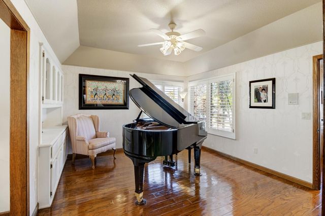 842 Cobble Cove Ln, Sacramento, CA 95831