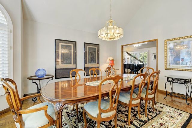 842 Cobble Cove Ln, Sacramento, CA 95831