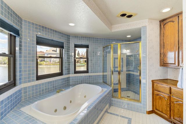 842 Cobble Cove Ln, Sacramento, CA 95831