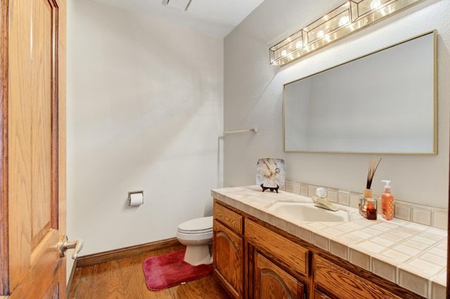 842 Cobble Cove Ln, Sacramento, CA 95831