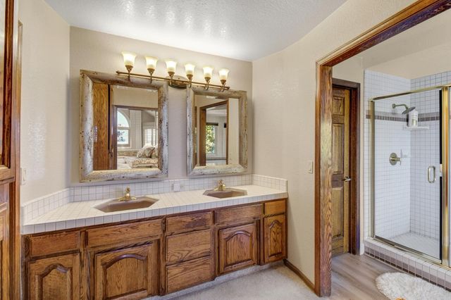 842 Cobble Cove Ln, Sacramento, CA 95831