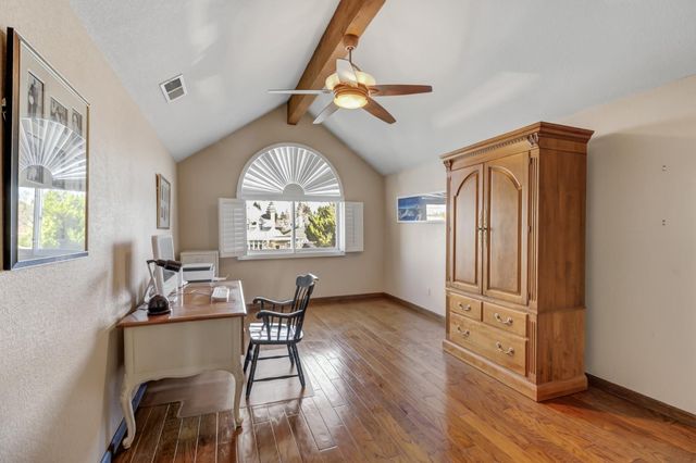 842 Cobble Cove Ln, Sacramento, CA 95831