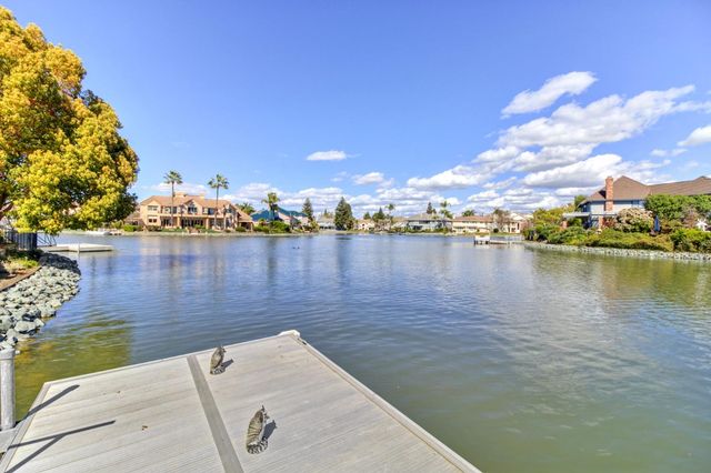 842 Cobble Cove Ln, Sacramento, CA 95831