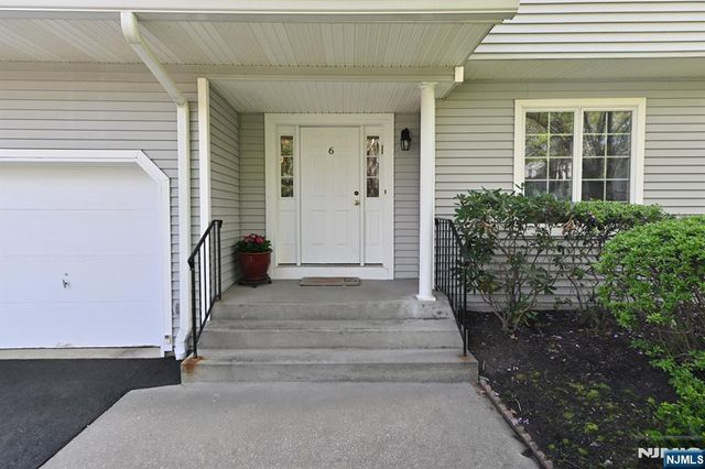6 Schill Place, Hillsdale, NJ 07642