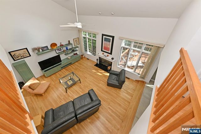 6 Schill Place, Hillsdale, NJ 07642