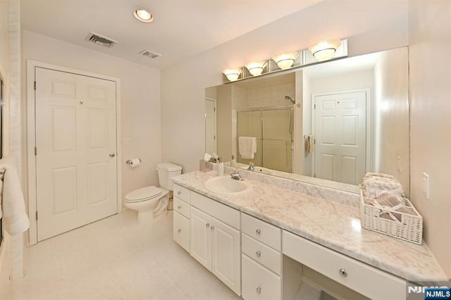 6 Schill Place, Hillsdale, NJ 07642