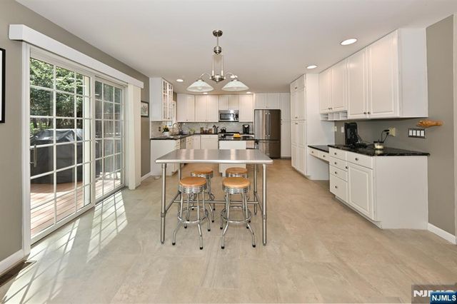 6 Schill Place, Hillsdale, NJ 07642