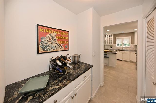 6 Schill Place, Hillsdale, NJ 07642