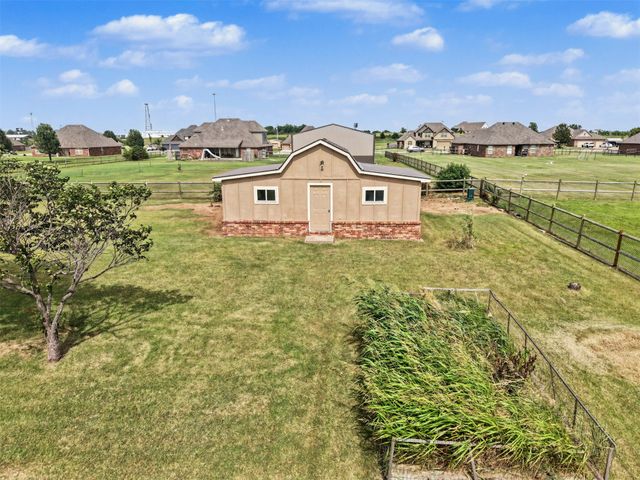 14391 N Sandstone Avenue, Skiatook, OK 74070