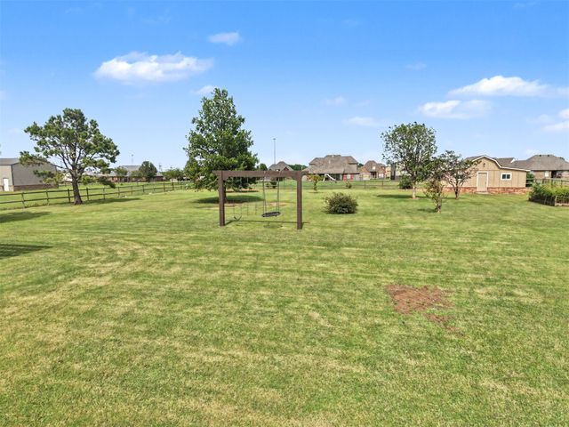 14391 N Sandstone Avenue, Skiatook, OK 74070
