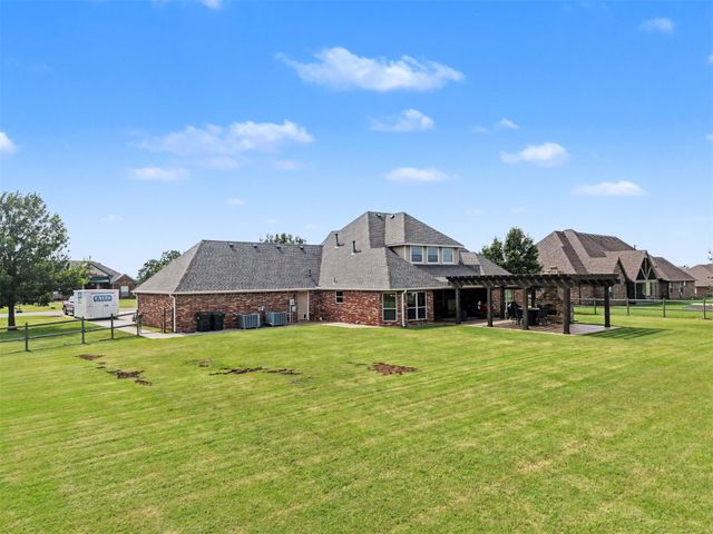 14391 N Sandstone Avenue, Skiatook, OK 74070