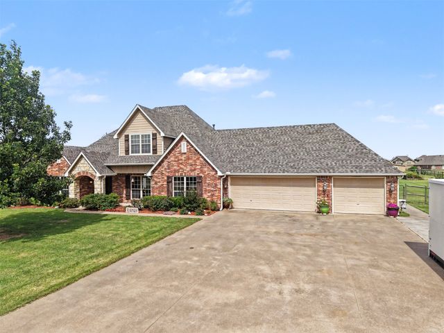 14391 N Sandstone Avenue, Skiatook, OK 74070