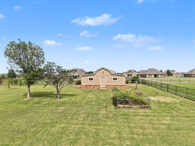 14391 N Sandstone Avenue, Skiatook, OK 74070