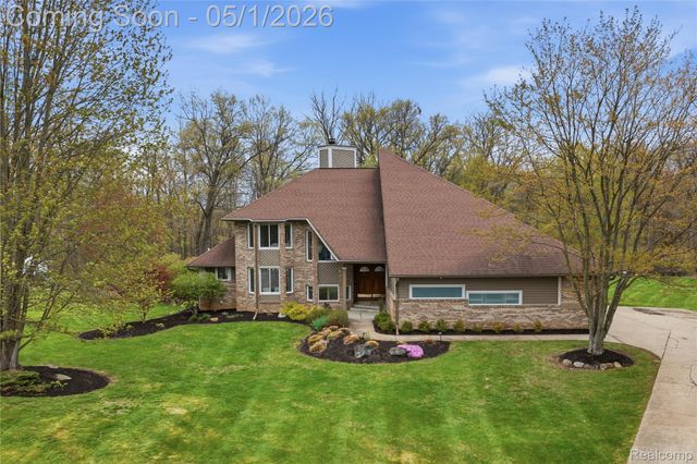 7527 Koby Court, White Lake Charter Township, MI 48383