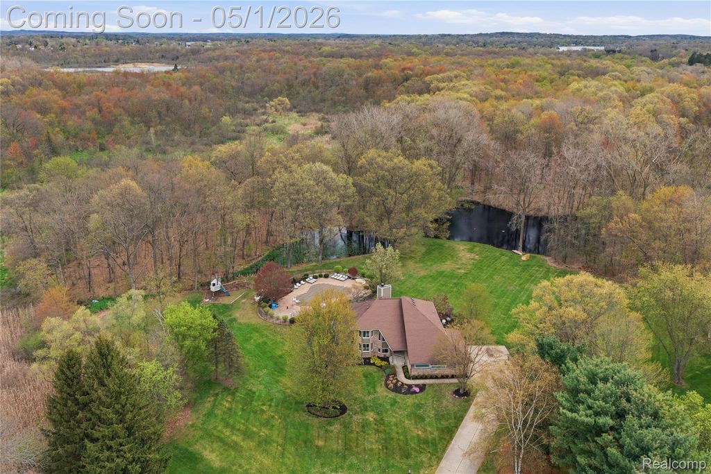 7527 Koby Court, White Lake Charter Township, MI 48383