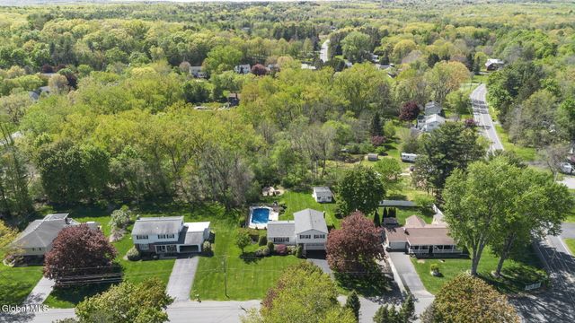 4 Country Fair Lane, Glenville, NY 12302