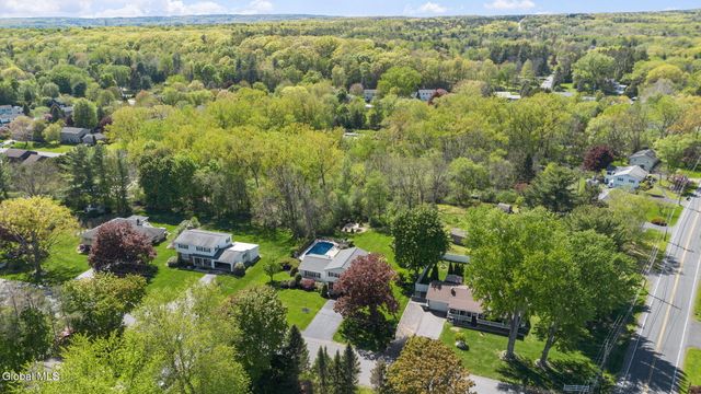 4 Country Fair Lane, Glenville, NY 12302